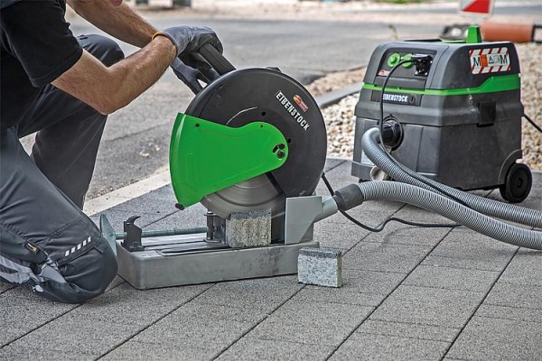 Universalsäge EIBENSTOCK EST350.2 mit 2400 Watt für Trockenschnitt